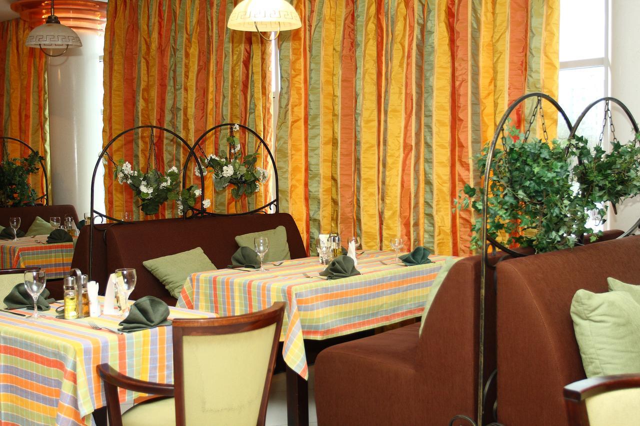 Slavinasport Hotel Zhlobin Esterno foto